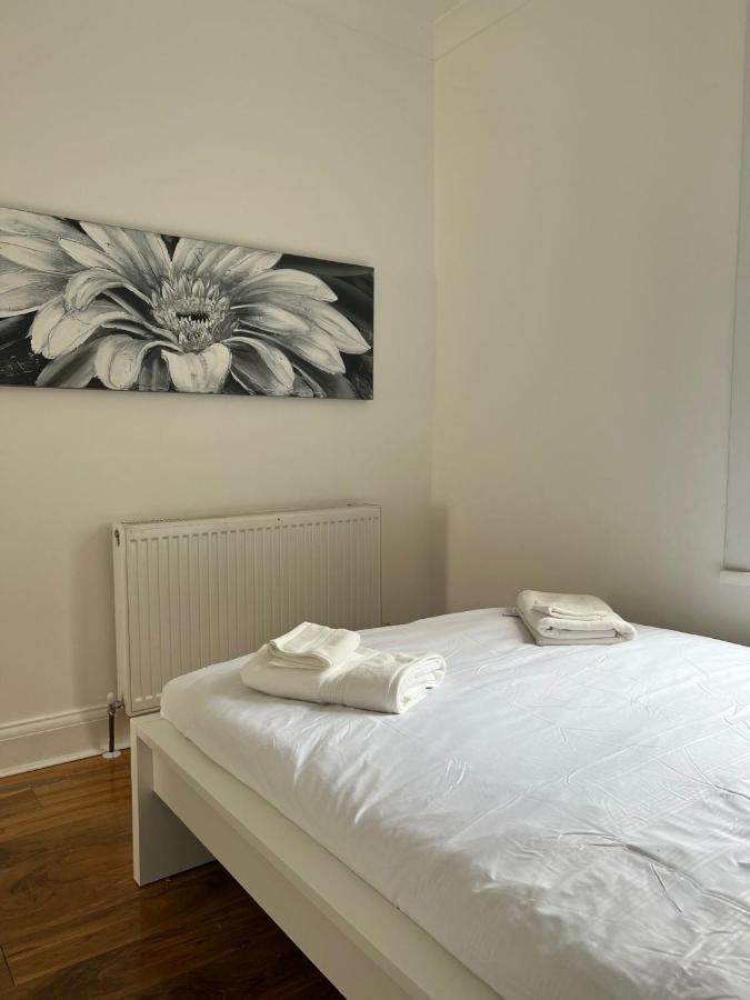 93 West Road Hotell London Exteriör bild