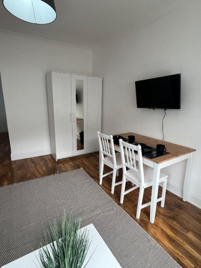 93 West Road Hotell London Exteriör bild