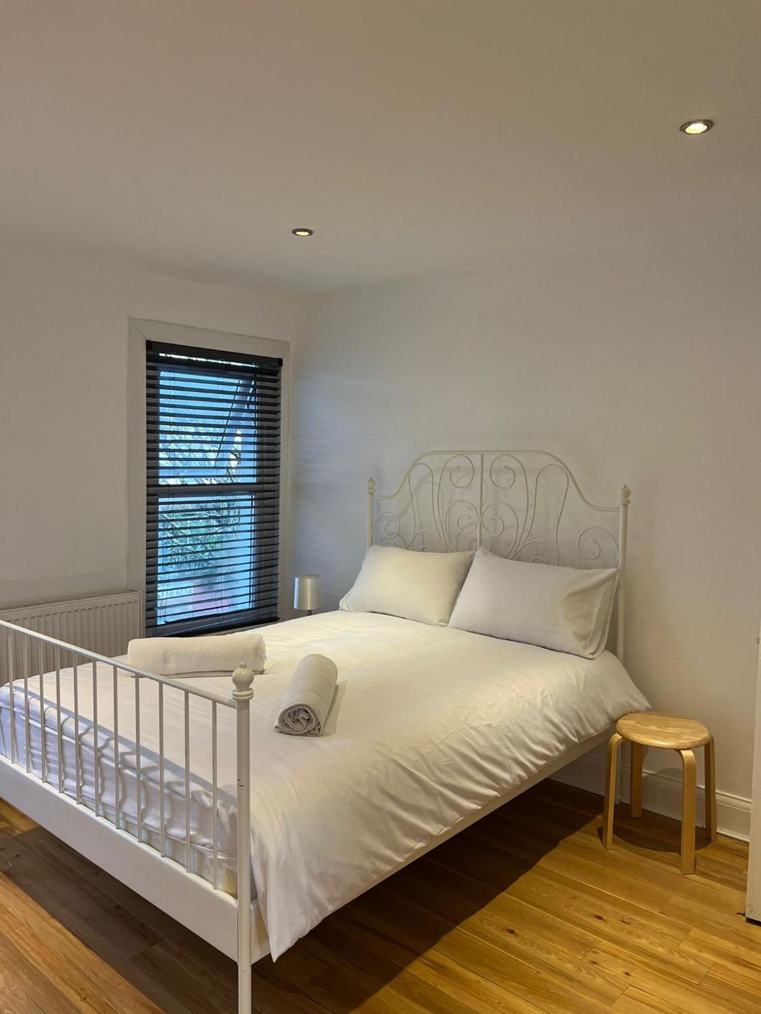 93 West Road Hotell London Exteriör bild
