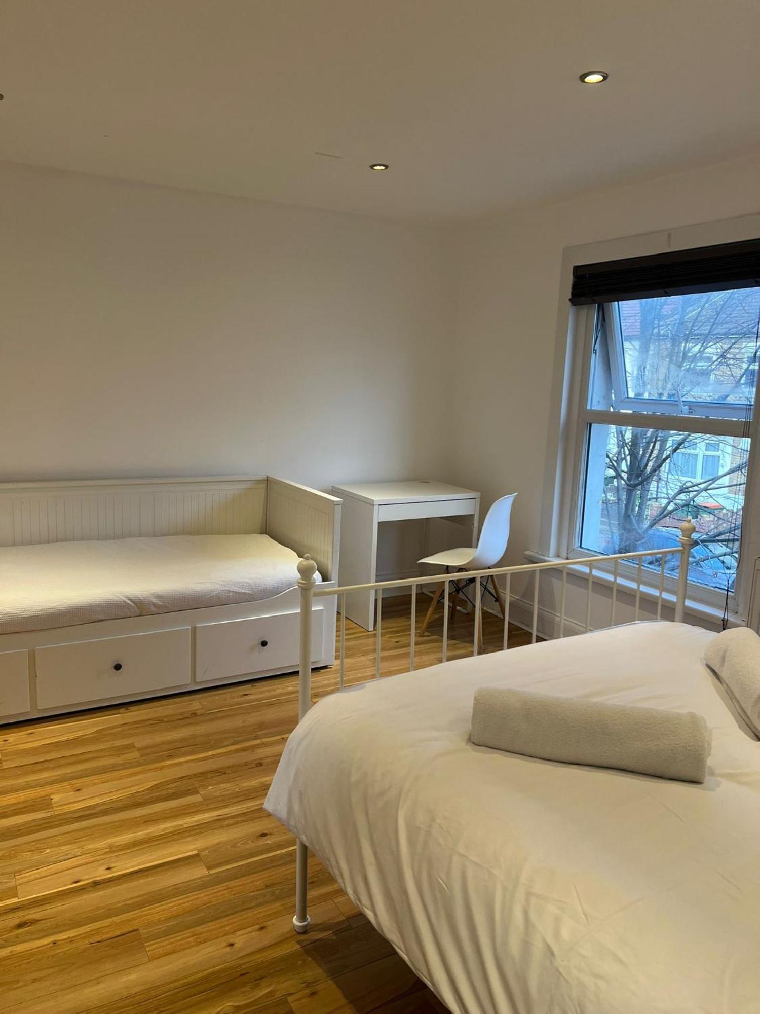 93 West Road Hotell London Exteriör bild