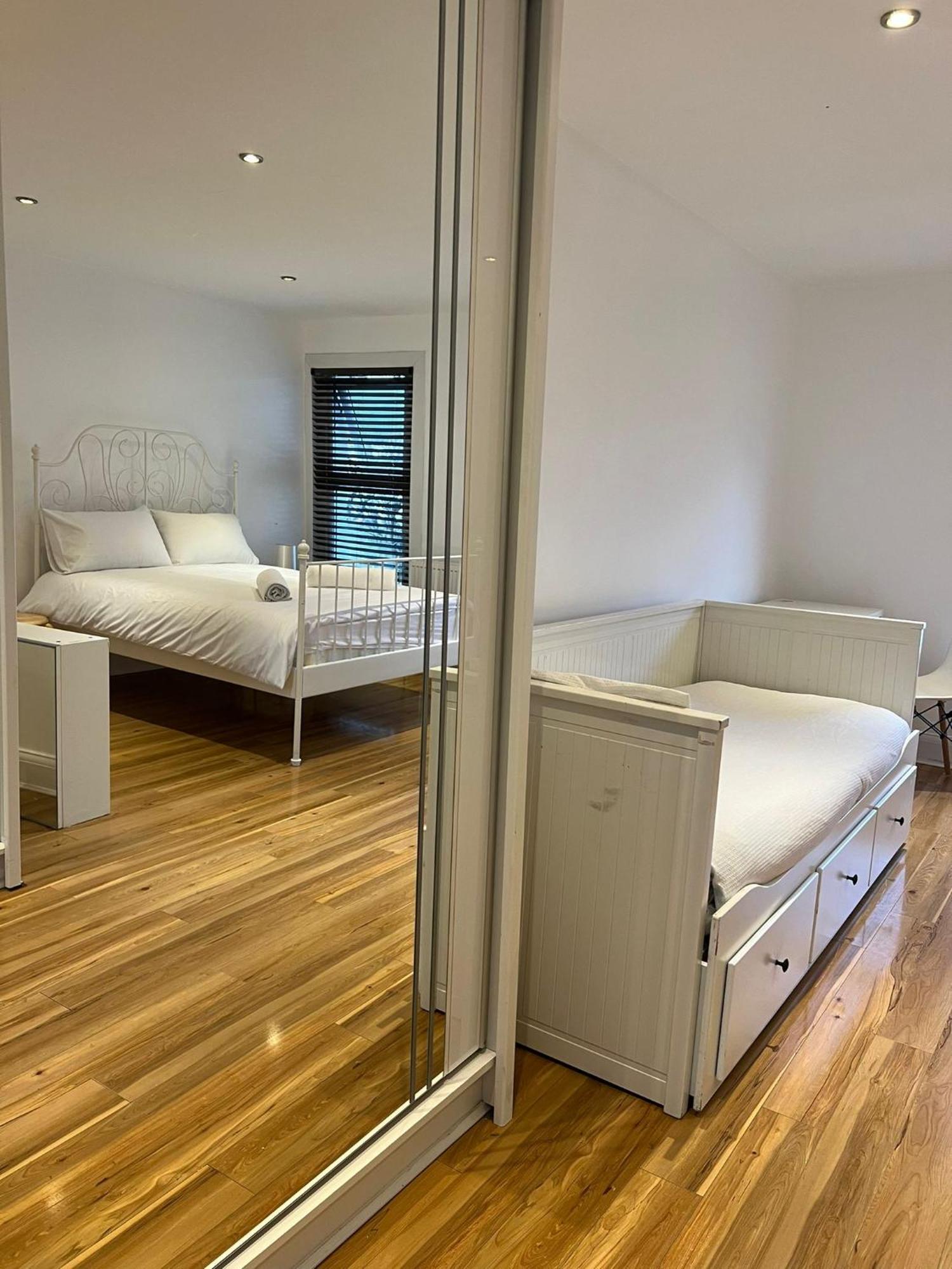 93 West Road Hotell London Exteriör bild